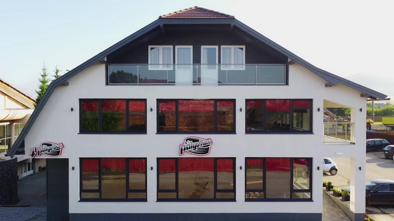 Palya Hotel Gheorgheni  Dış mekan fotoğraf